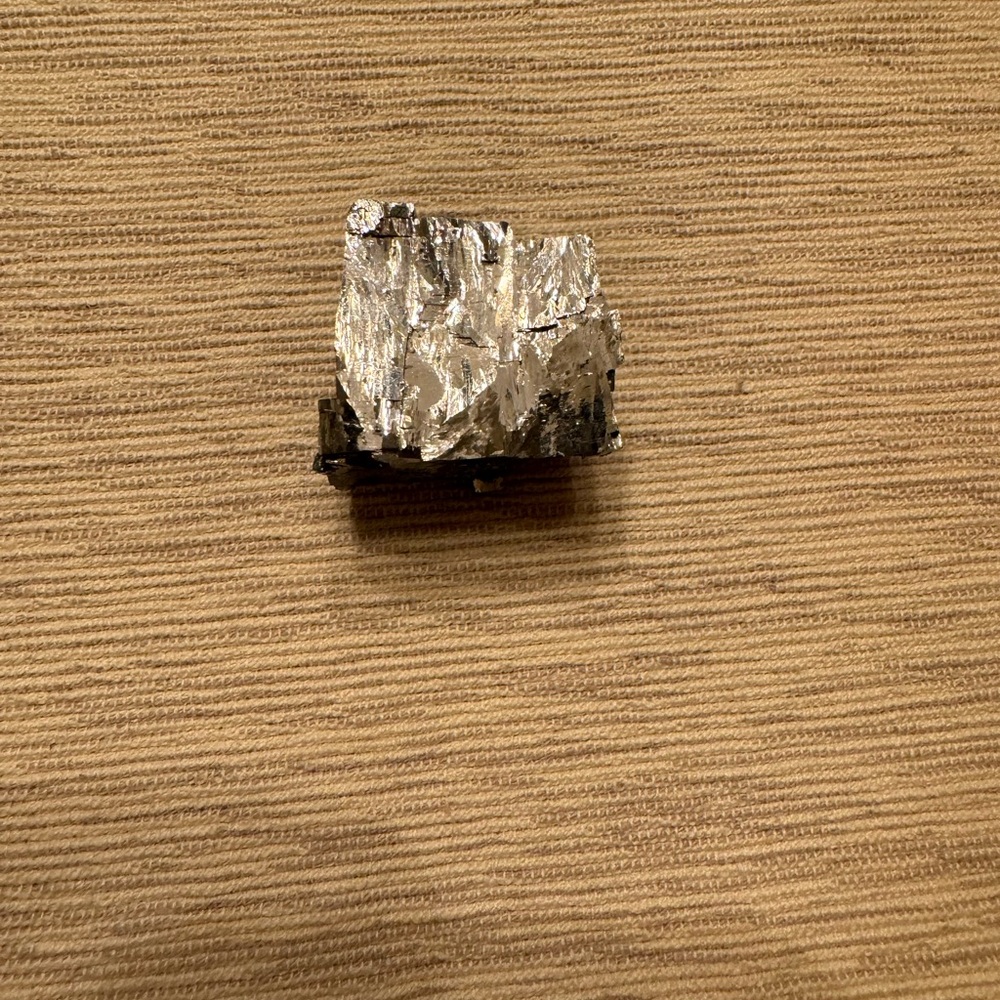 Iron - Picture 3 of 4